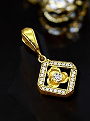  WOMEN PENDANTS 